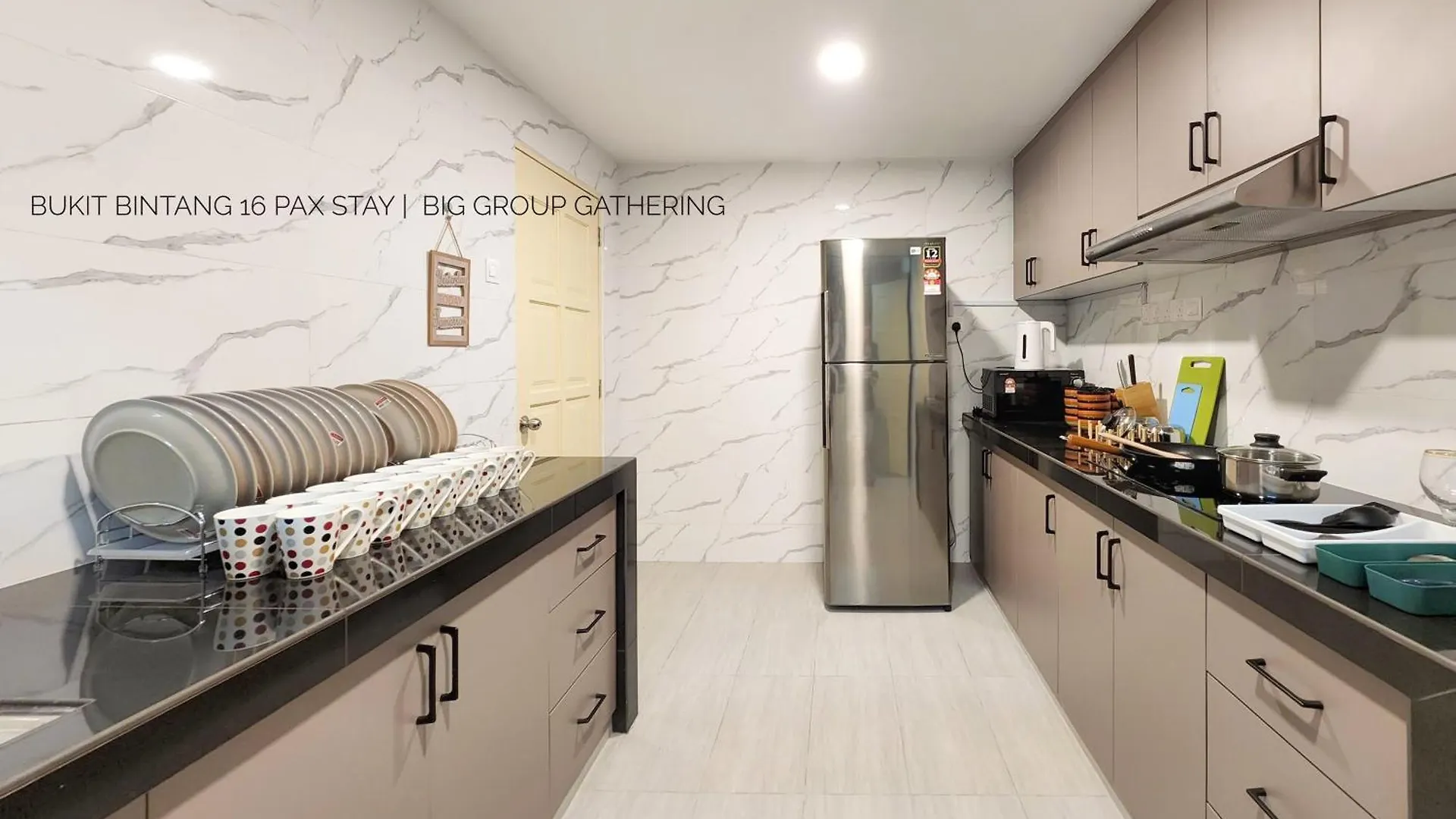 16Pax Bukit Bintang Pavilion/Fahrenheit/ Netflix Kuala Lumpur