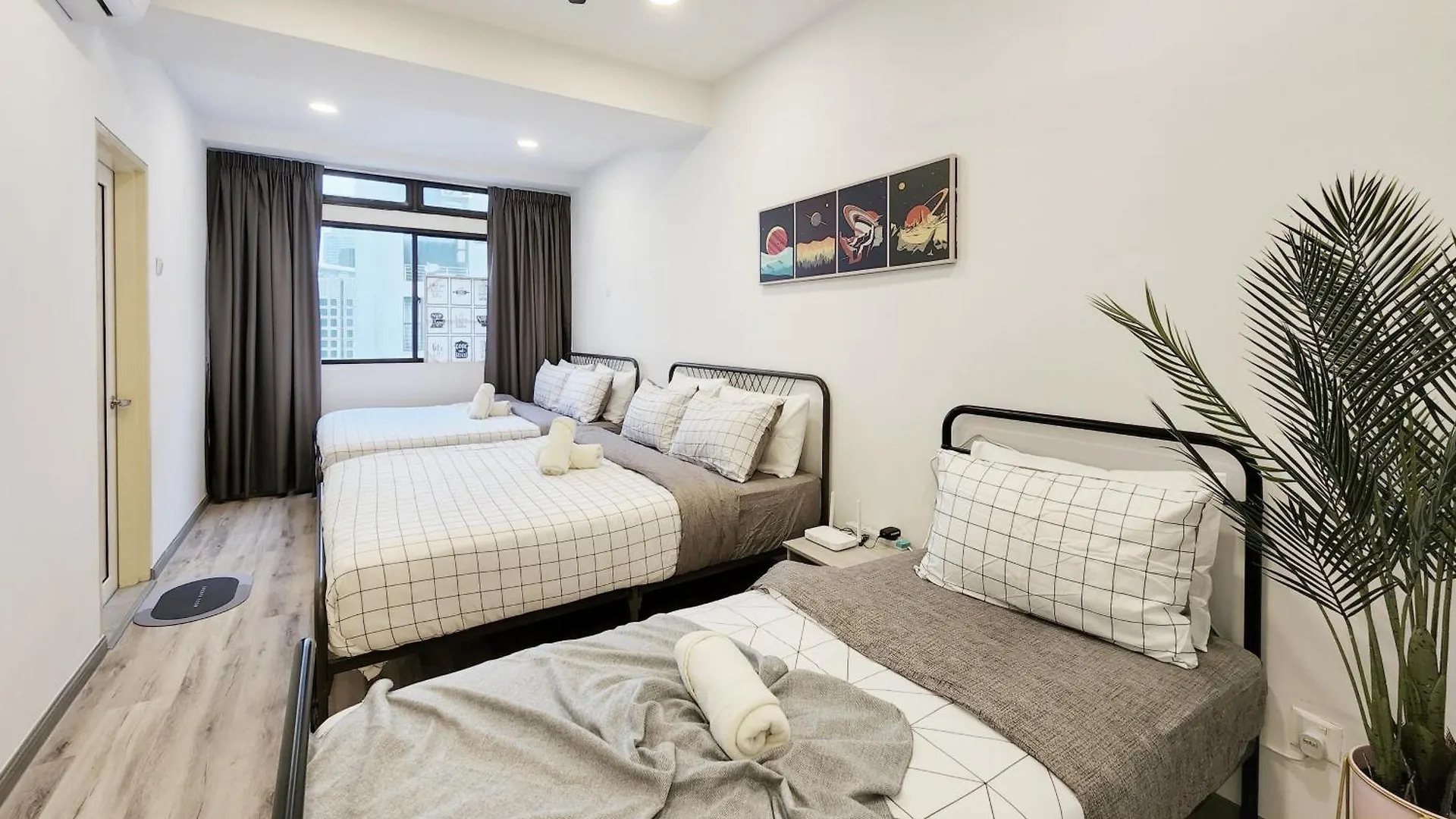 16Pax Bukit Bintang Pavilion/Fahrenheit/ Netflix Kuala Lumpur